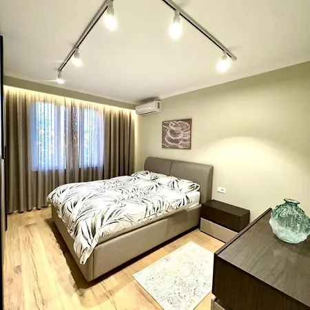 Glar 1 Bedroom 21 Dhjetori Apartment *